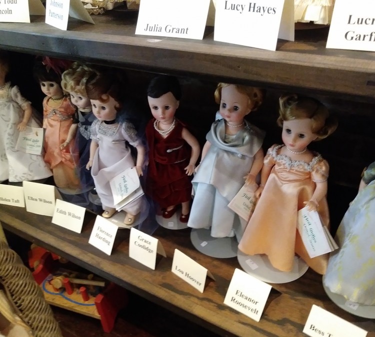Kentucky Doll & Toy Museum (Carlisle,&nbspKY)